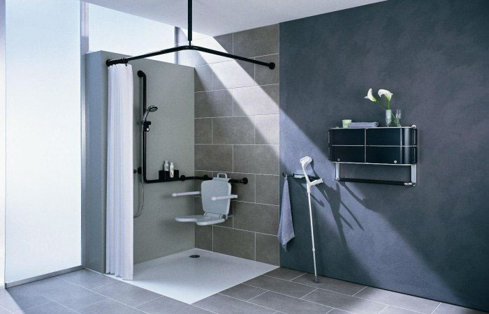 Accessoires und Badezimmerausstattung für Behinderte Armatur
